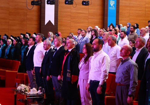 GÜNEYSU FİZİK TEDAVİ VE REHABİLİTASYON YÜKSEKOKULUNDA MEZUNİYET HEYECANI